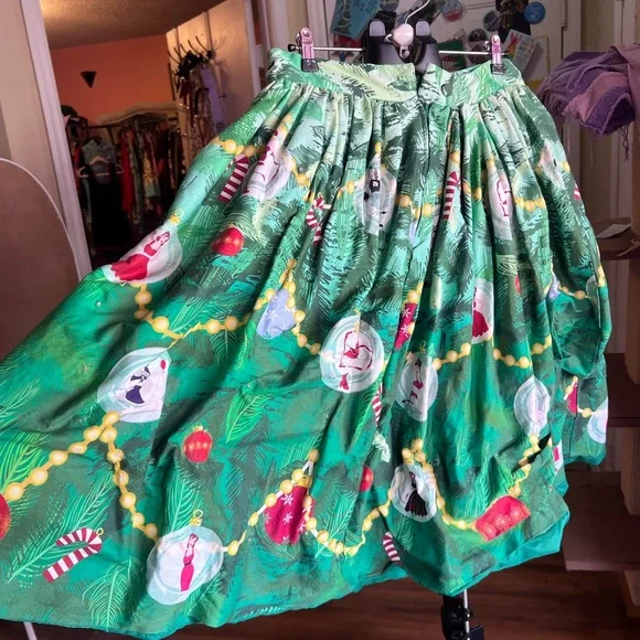 Light up Christmas skirt - Picture 2 of 14